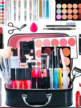 Cosmetic 20 piece x $25. Random items. 🎁 FREE EYESHADOW PALETTE w/ purchase.